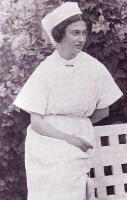 Lily Ehrenfried jeune infirmière